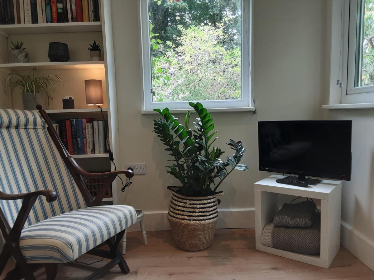 Tranquil Wood Cabin Set In A Beautiful Orchard Villa Penzance Exteriör bild